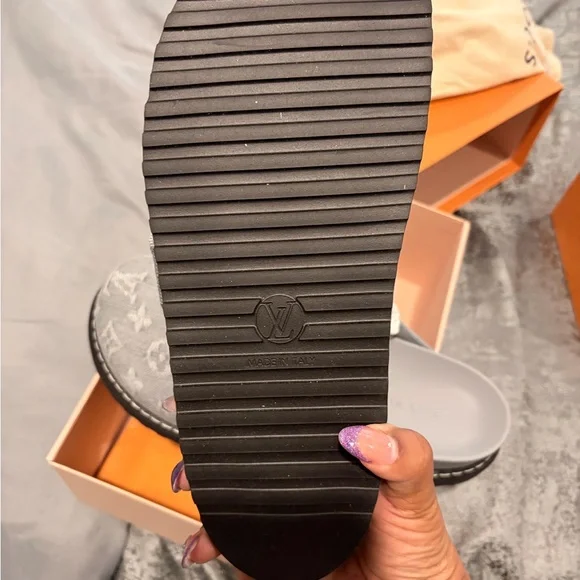 Louis Vuitton Cosy Grey Monogram Mule Women's Size 40 - Picture 3 of 3